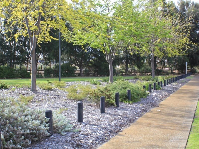 21 Charnley Bend, Success WA 6164