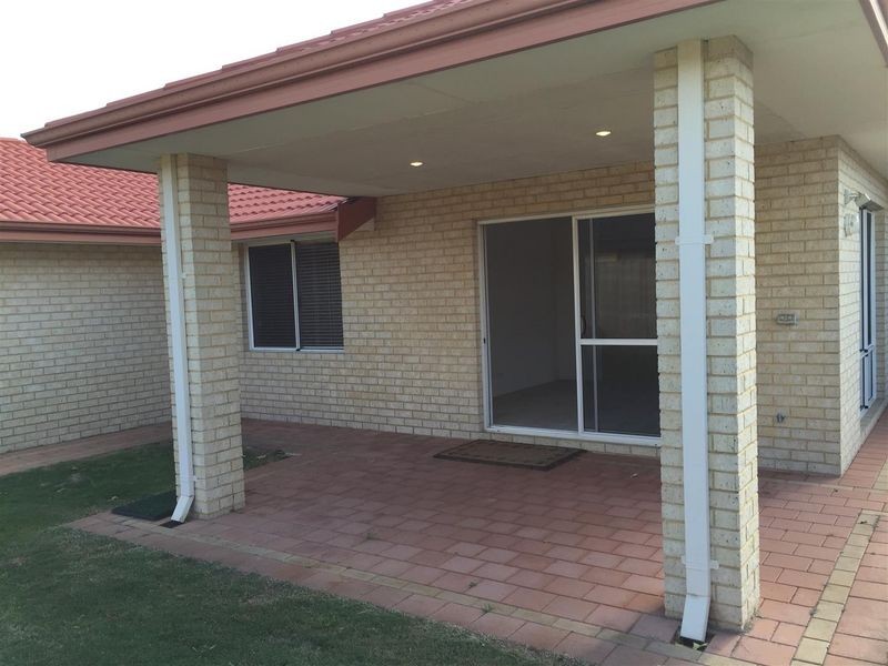 21 Charnley Bend, Success WA 6164