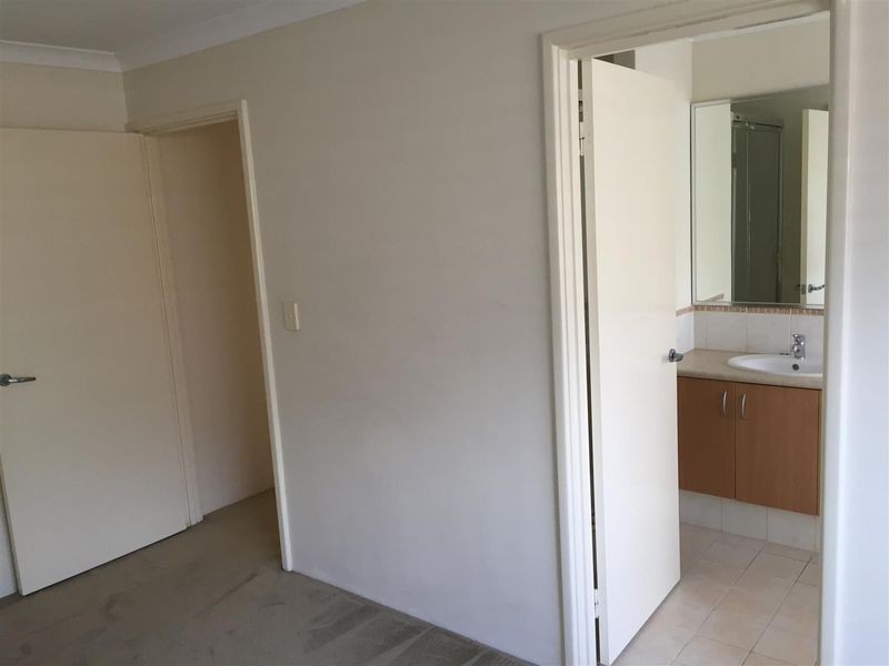 21 Charnley Bend, Success WA 6164