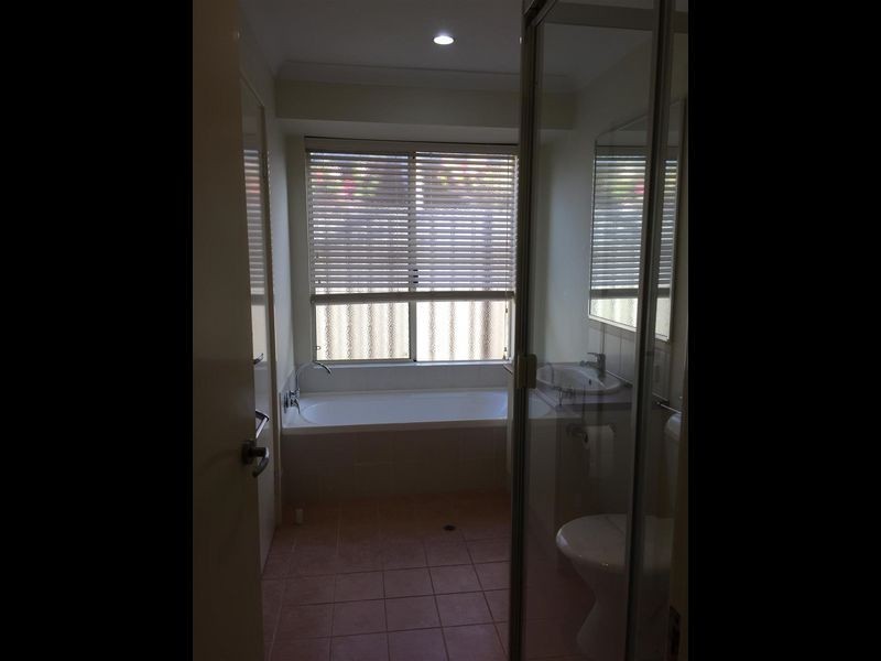 21 Charnley Bend, Success WA 6164