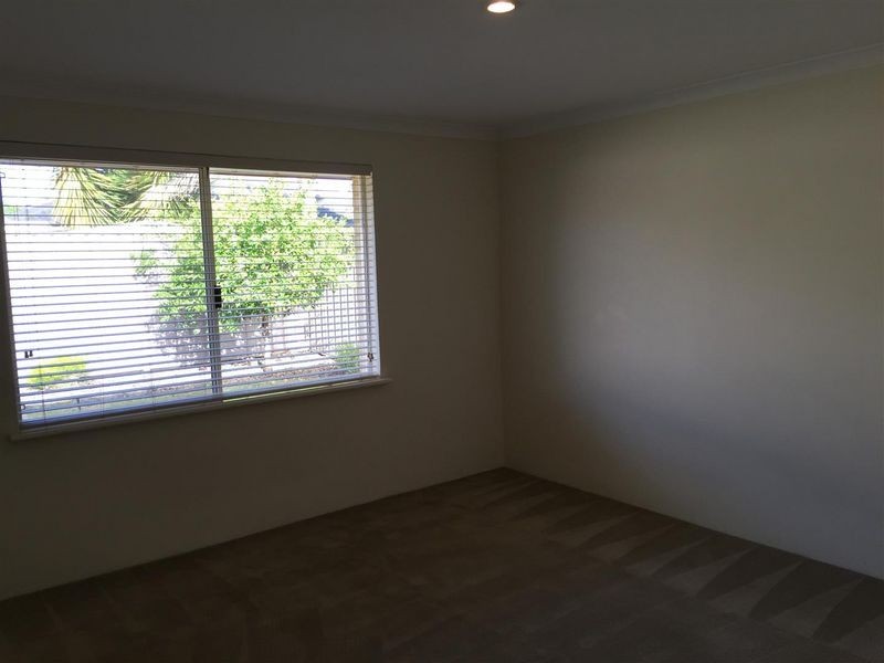 21 Charnley Bend, Success WA 6164