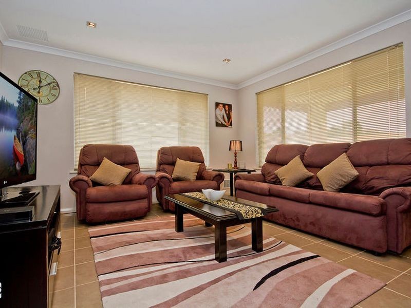 2/12 Peppermint Gardens, Aubin Grove WA 6164