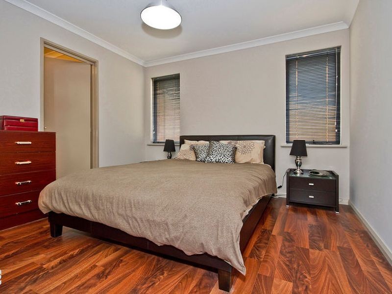 2/12 Peppermint Gardens, Aubin Grove WA 6164