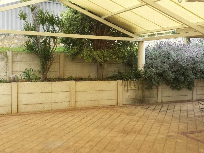 4 Shady Grove, Yangebup WA 6164