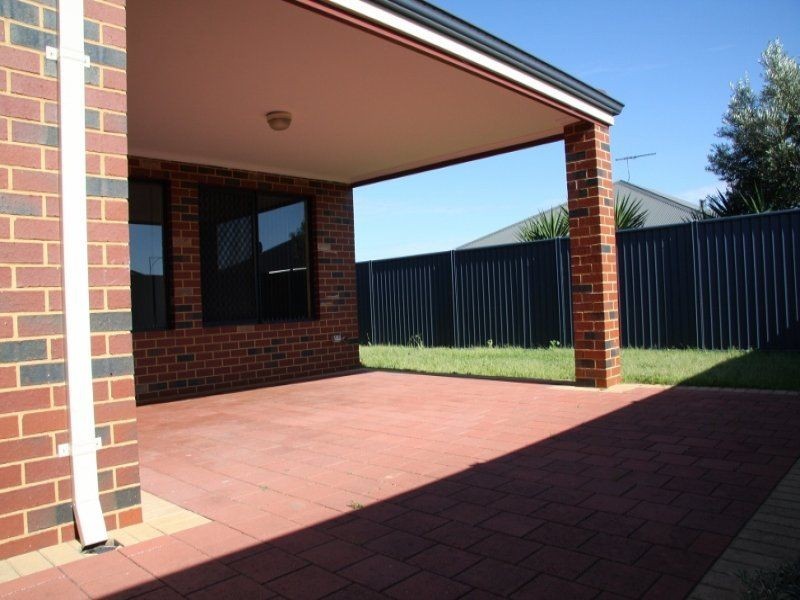 7 Redcurrant Street, Byford WA 6122