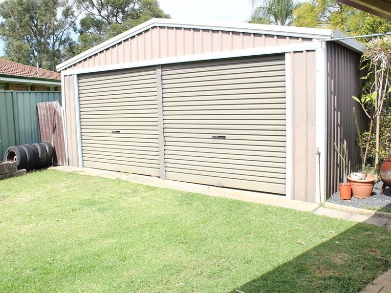 5 Camelot Place, Camillo WA 6111