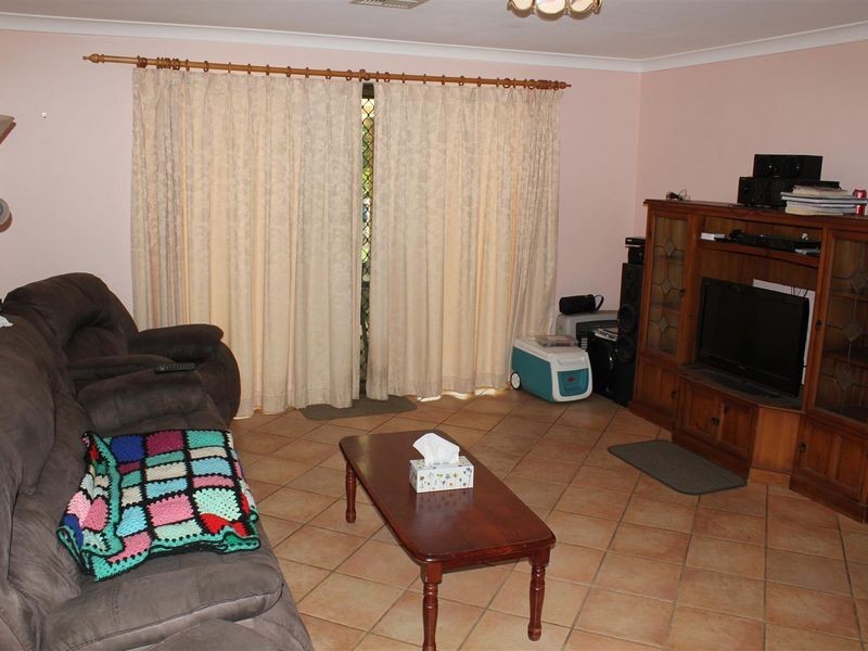 5 Camelot Place, Camillo WA 6111