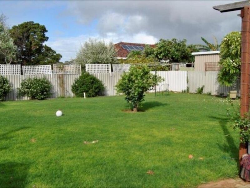 16 Birbeck Way, Spearwood WA 6163