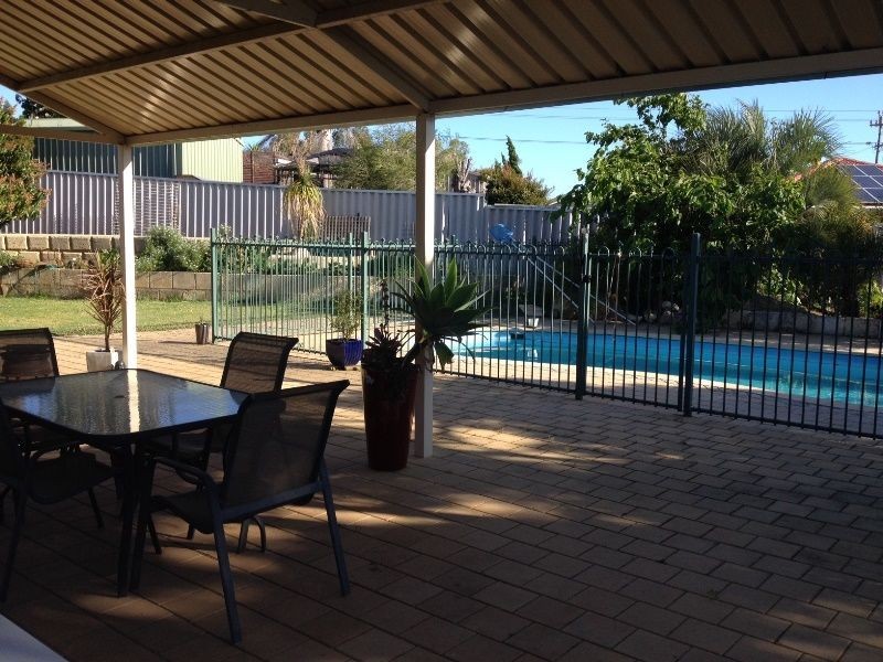 14 Burrows Place, Parmelia WA 6167