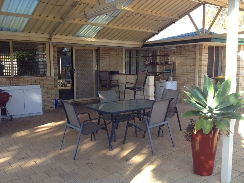 14 Burrows Place, Parmelia WA 6167