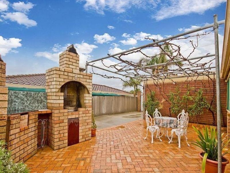 42 Magnolia Gardens, Yangebup WA 6164