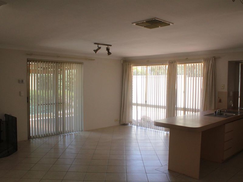 79 Glenbawn Drive, South Lake WA 6164