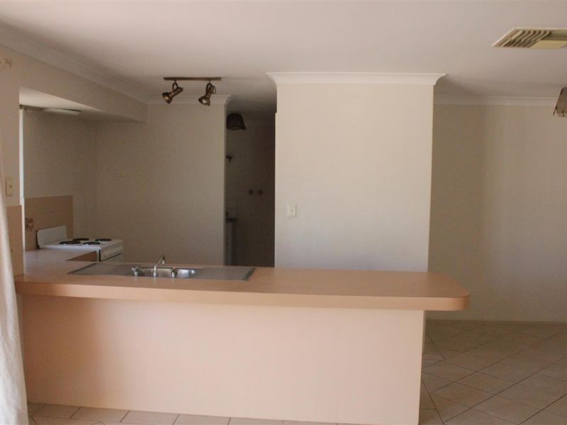 79 Glenbawn Drive, South Lake WA 6164