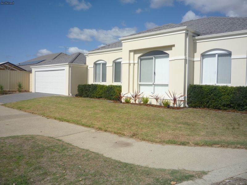 11 Roper Boulevard, Hammond Park WA 6164