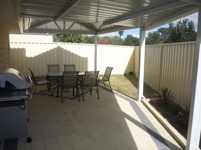 11 Roper Boulevard, Hammond Park WA 6164