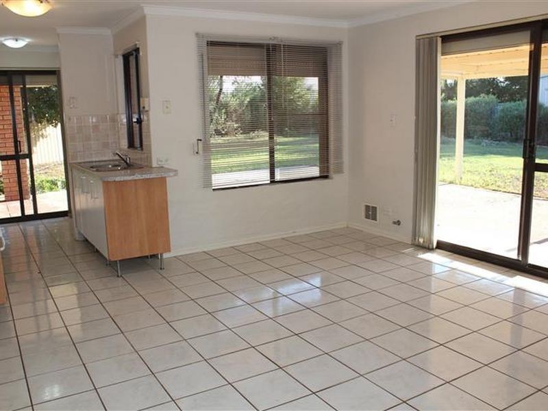 10 Pambula Court, South Lake WA 6164