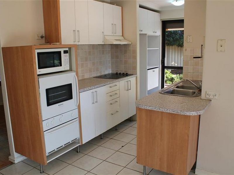 10 Pambula Court, South Lake WA 6164