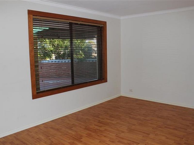 10 Pambula Court, South Lake WA 6164