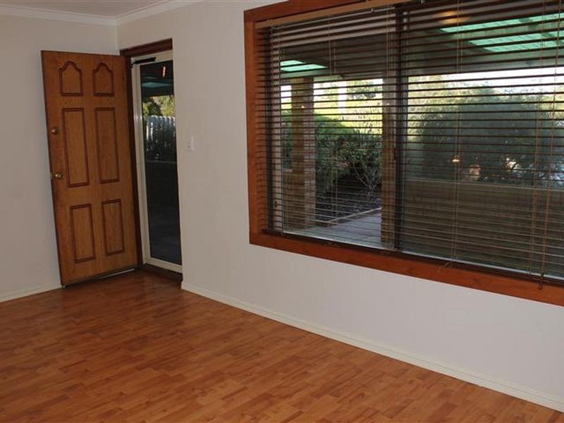 10 Pambula Court, South Lake WA 6164