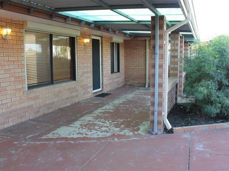 10 Pambula Court, South Lake WA 6164