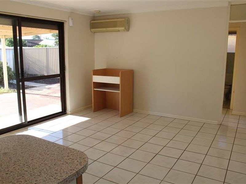 10 Pambula Court, South Lake WA 6164