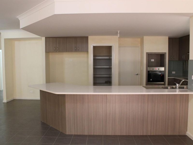 16 Rhodes Rise, Coogee WA 6166