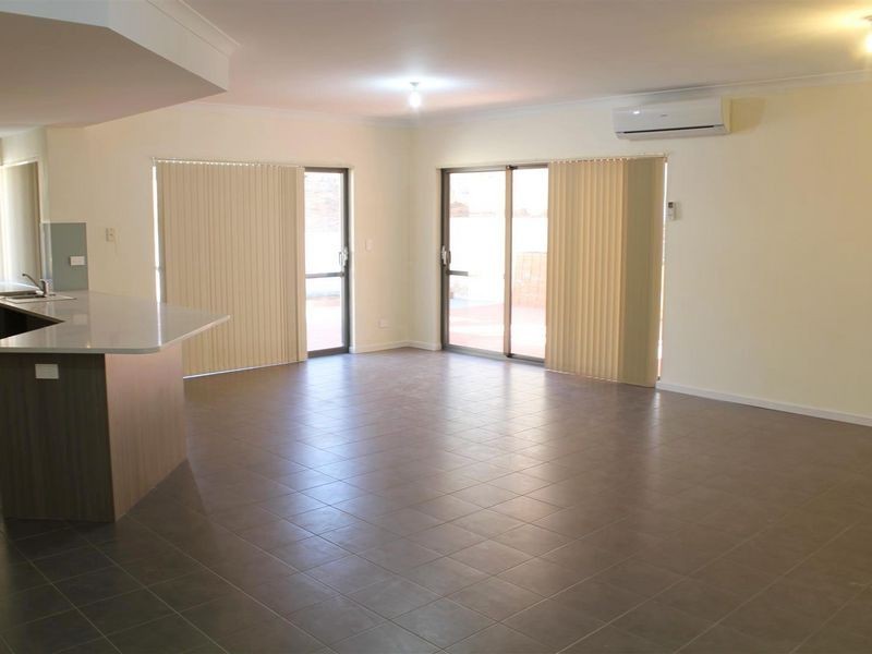 16 Rhodes Rise, Coogee WA 6166