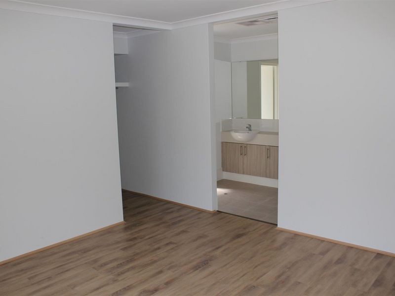 43 Goldfields Loop, Wandi WA 6167