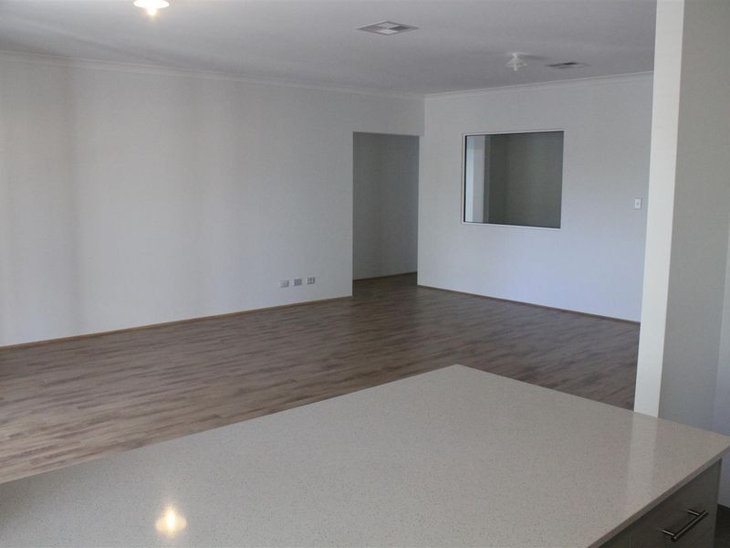 43 Goldfields Loop, Wandi WA 6167