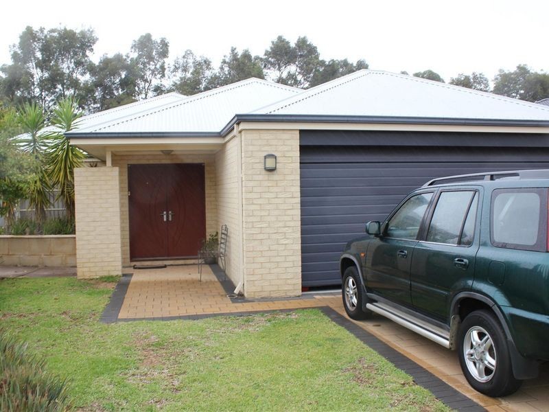 10 Quenda Drive, Canning Vale WA 6155