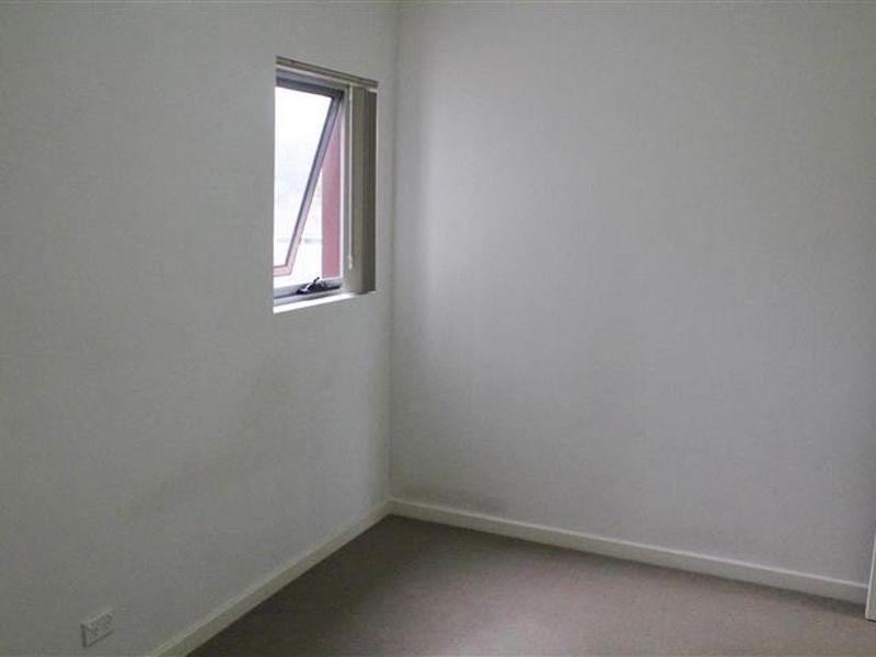 8/15 Rosalind Way, Coolbellup WA 6163