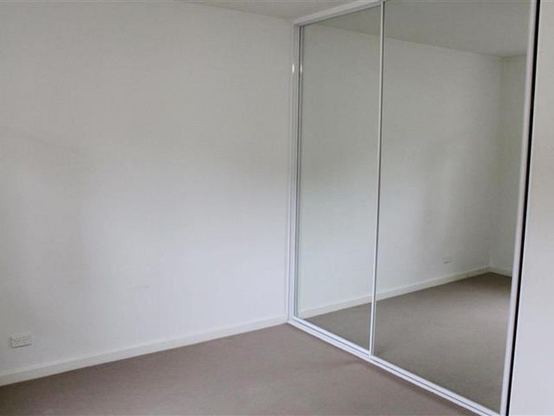 8/15 Rosalind Way, Coolbellup WA 6163