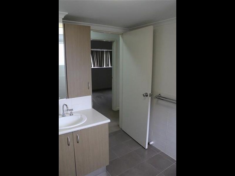 8/15 Rosalind Way, Coolbellup WA 6163