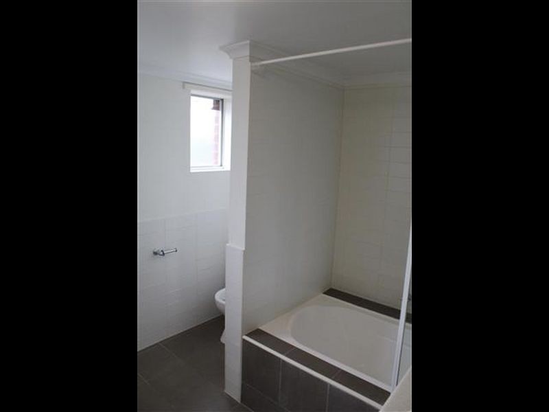 8/15 Rosalind Way, Coolbellup WA 6163