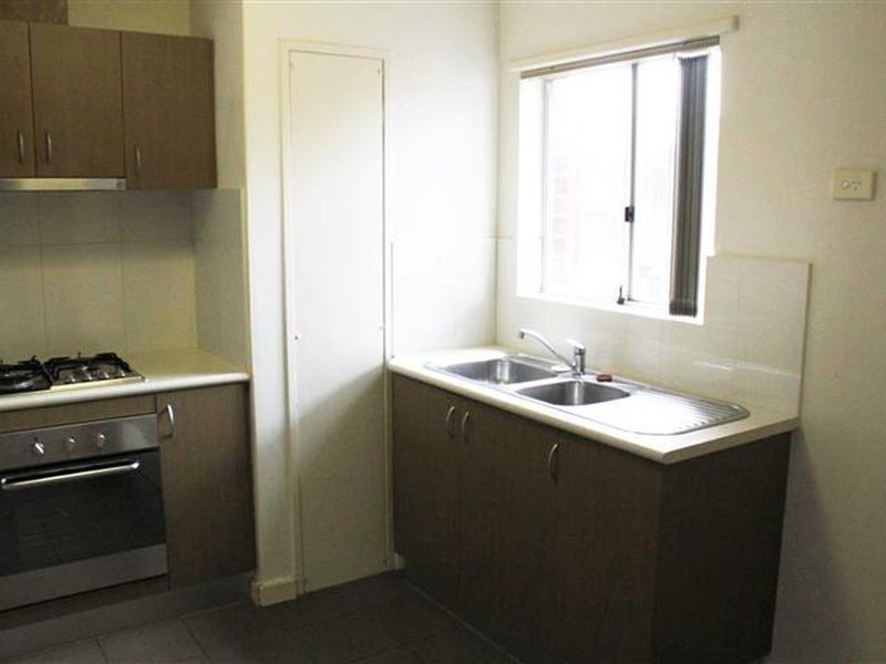 8/15 Rosalind Way, Coolbellup WA 6163