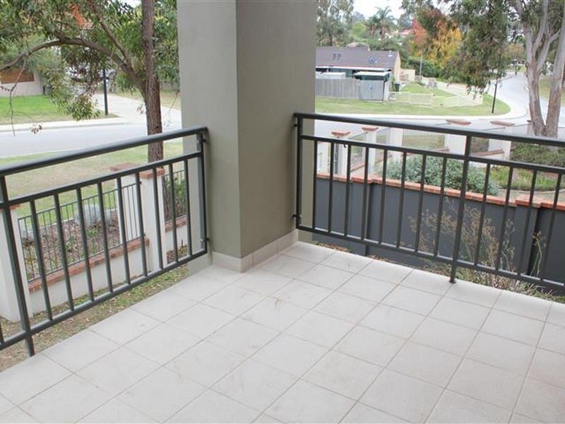 8/15 Rosalind Way, Coolbellup WA 6163