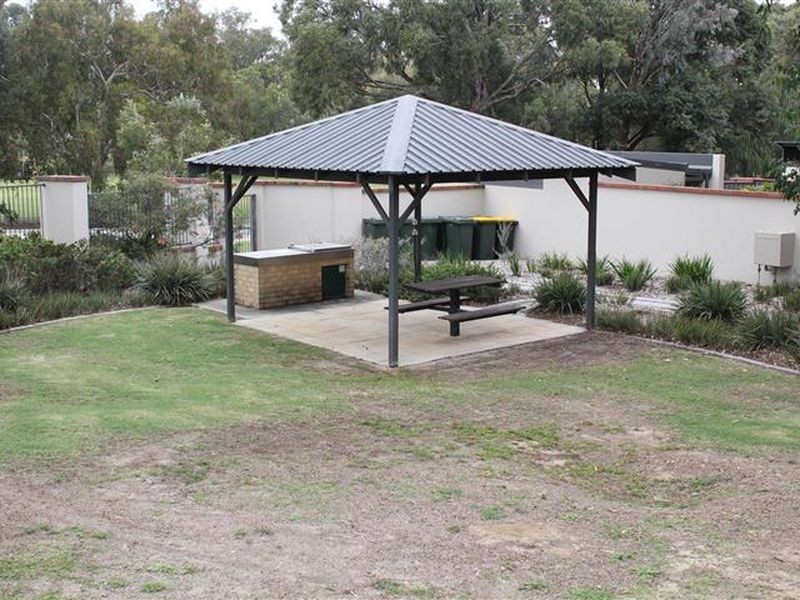 8/15 Rosalind Way, Coolbellup WA 6163