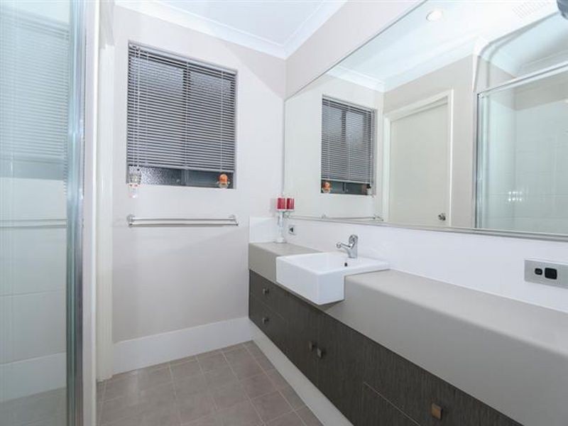 71 Yellowwood Avenue, Piara Waters WA 6112