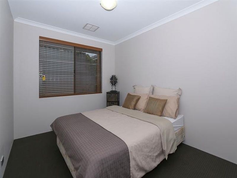 71 Yellowwood Avenue, Piara Waters WA 6112