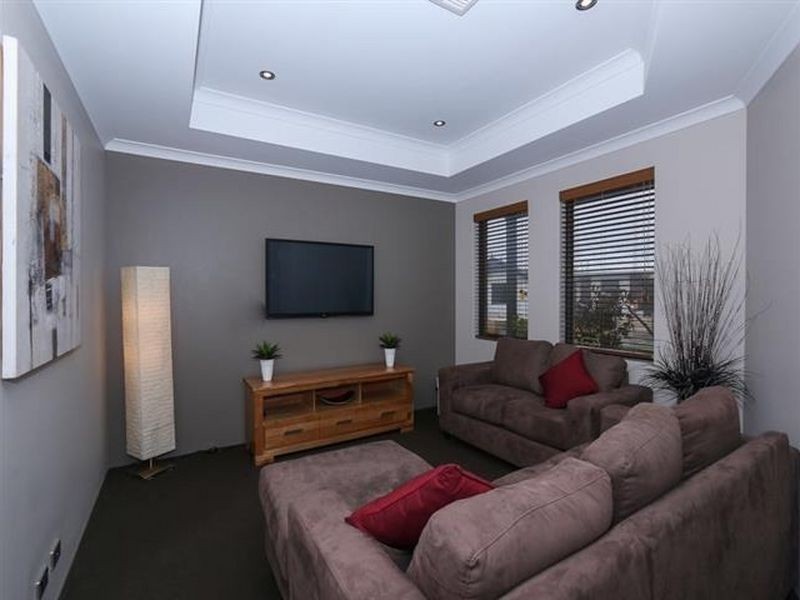 71 Yellowwood Avenue, Piara Waters WA 6112