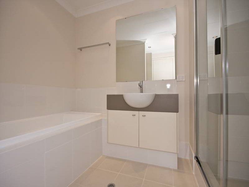 15/2 Stockton Bend, Cockburn Central WA 6164