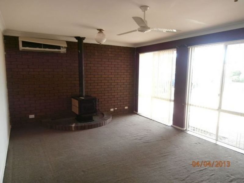 94 Cambridge Crescent, Cooloongup WA 6168