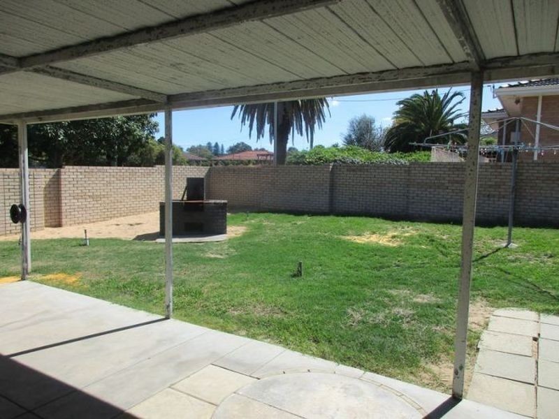 2 Pomfret Road, Spearwood WA 6163