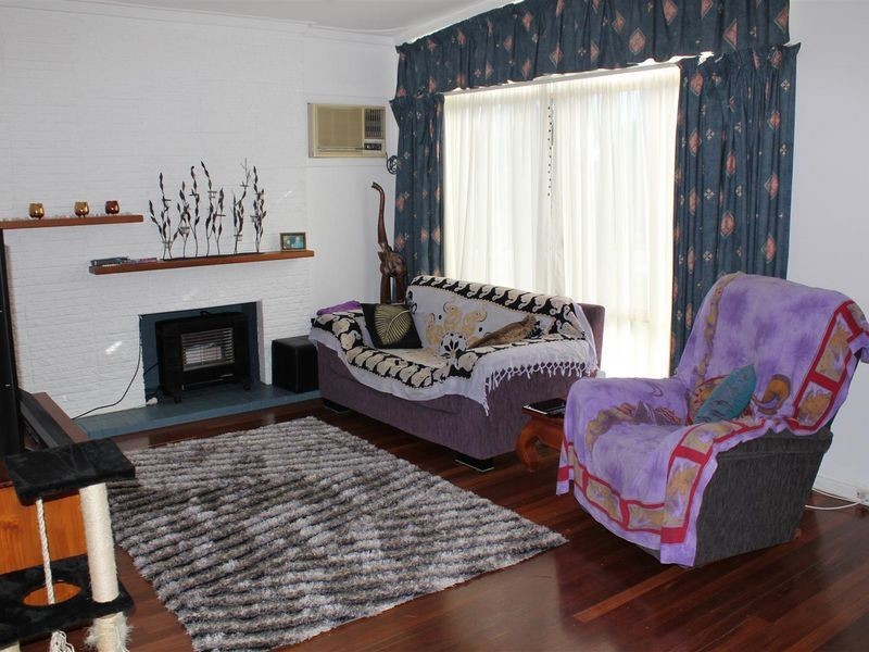 14 Clark Way, Orelia WA 6167