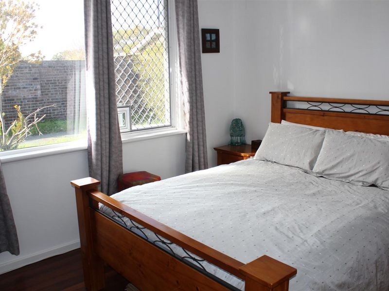 14 Clark Way, Orelia WA 6167