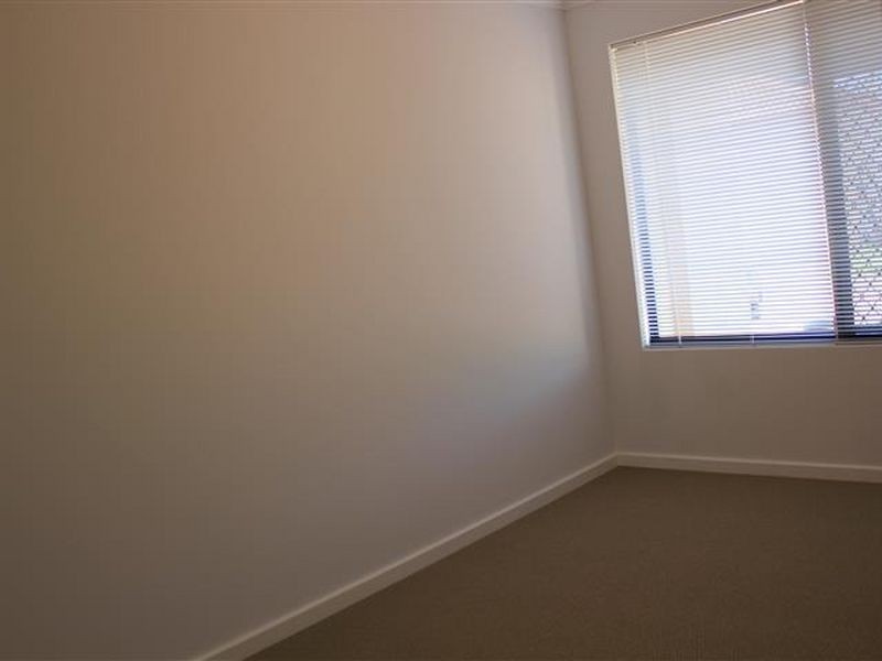 8/44 Sawle Road, Hamilton Hill WA 6163