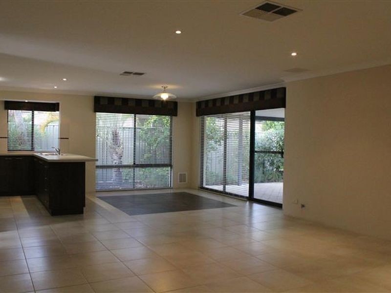 29 Runnymede Gate, Wellard WA 6170