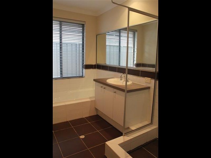 29 Runnymede Gate, Wellard WA 6170