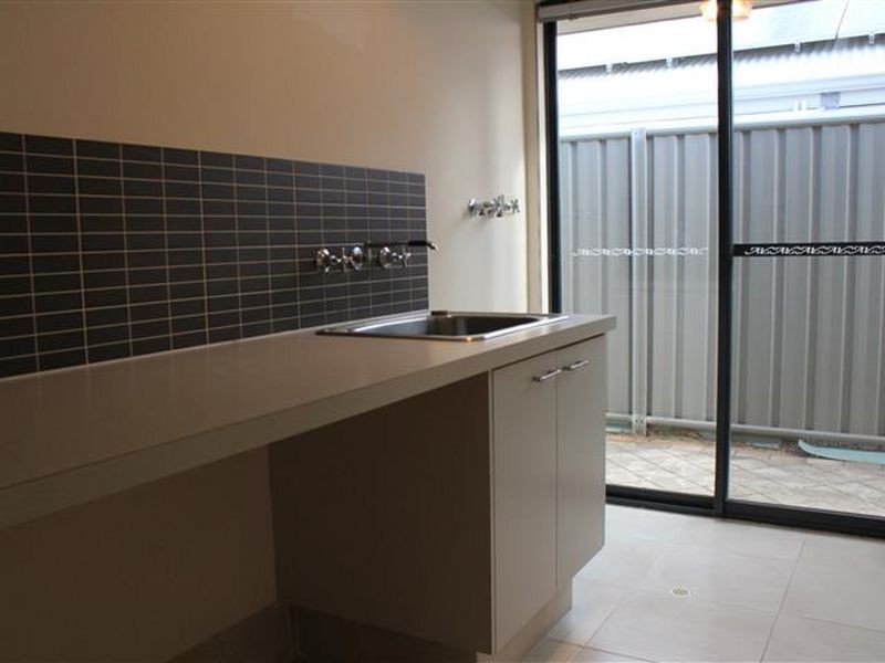 29 Runnymede Gate, Wellard WA 6170