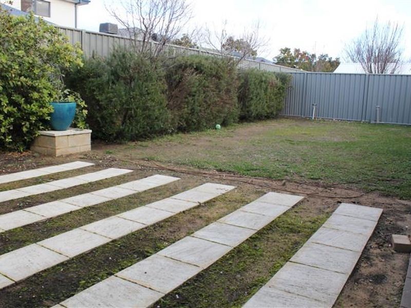 29 Runnymede Gate, Wellard WA 6170